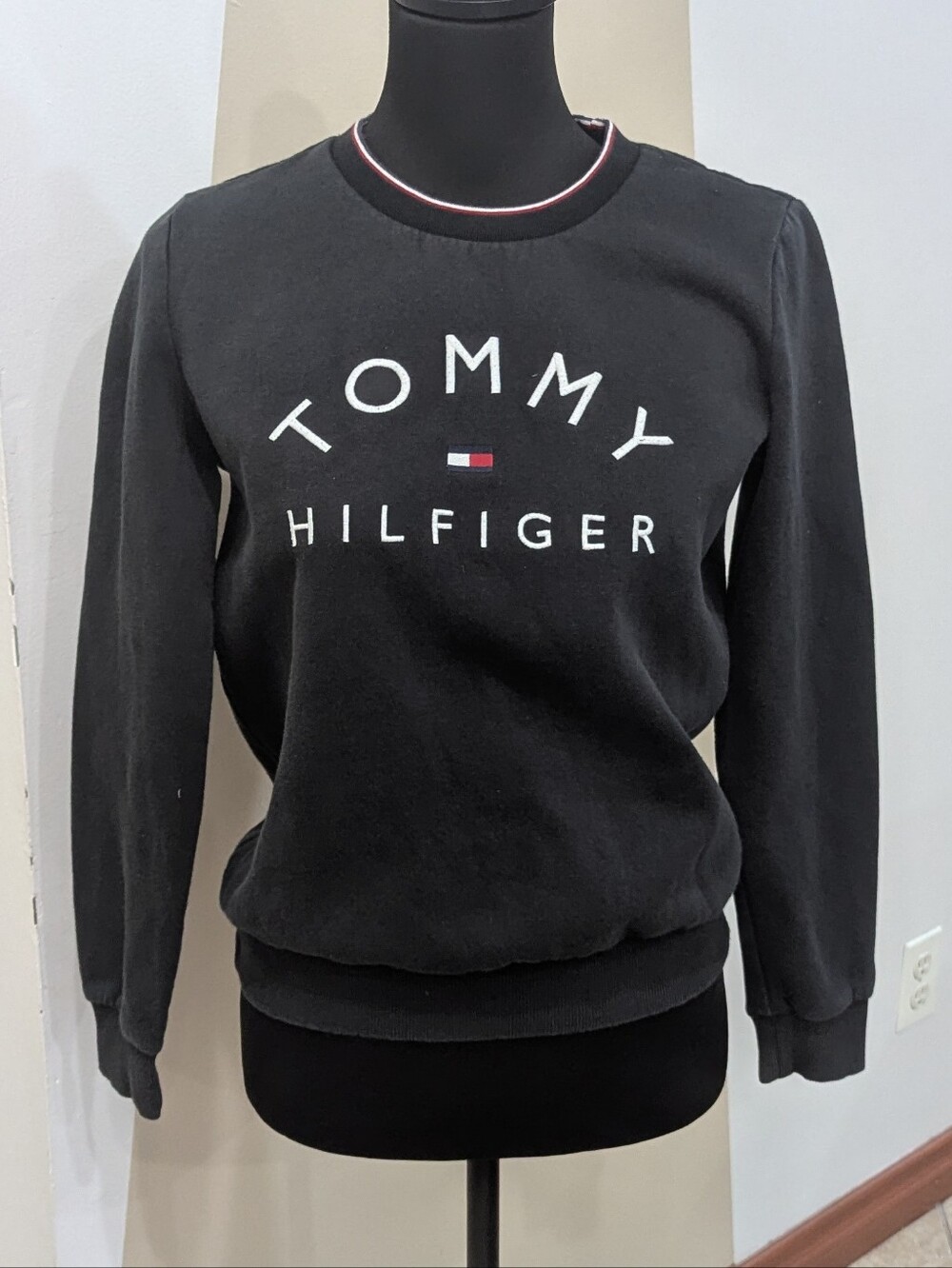 Tommy Hilfiger Black Crewneck Sweatshirt XS Petite